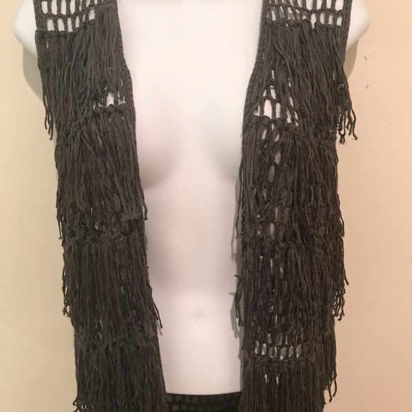 Umgee USA fringe charcoal gray boho vest! - Picture 5 of 14